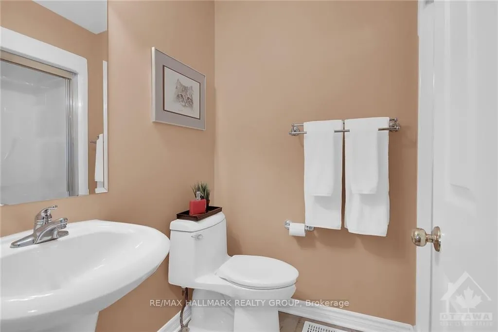 Photo 14 of 130 Granite Court, Ottawa, Kanata - Emerald Meadows/Trailwest — HOMEH