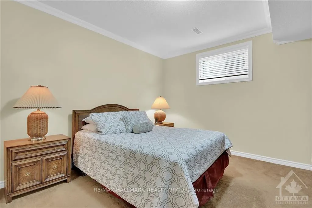 Photo 19 of 130 Granite Court, Ottawa, Kanata - Emerald Meadows/Trailwest — HOMEH