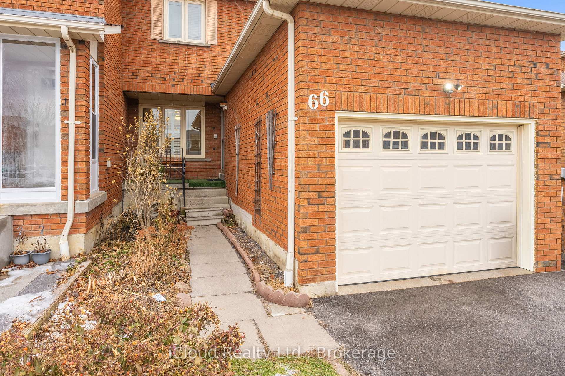 Photo 7 of 66 Dutch Crescent, Brampton, Fletcher's Creek South — HOMEH