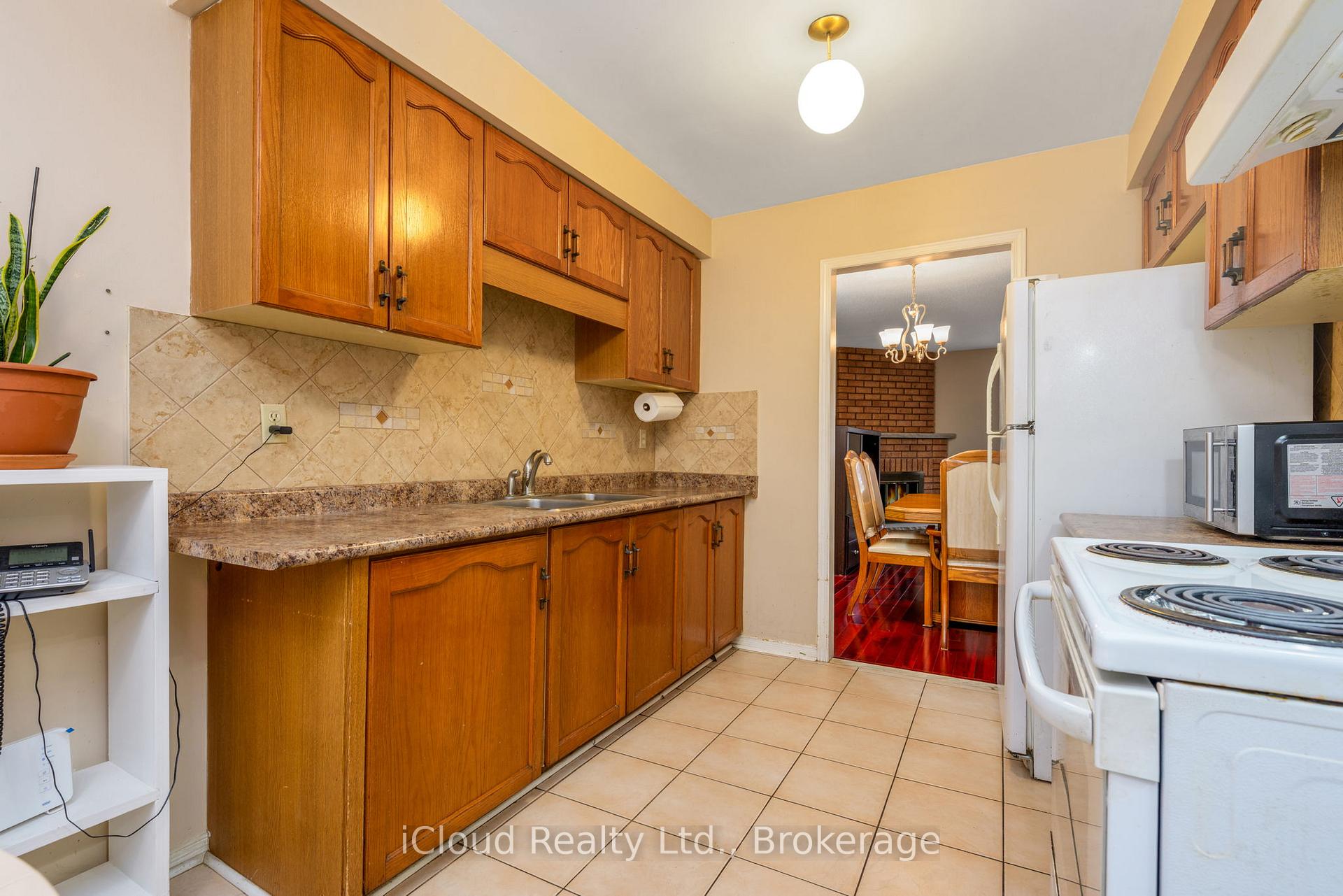 Photo 20 of 66 Dutch Crescent, Brampton, Fletcher's Creek South — HOMEH