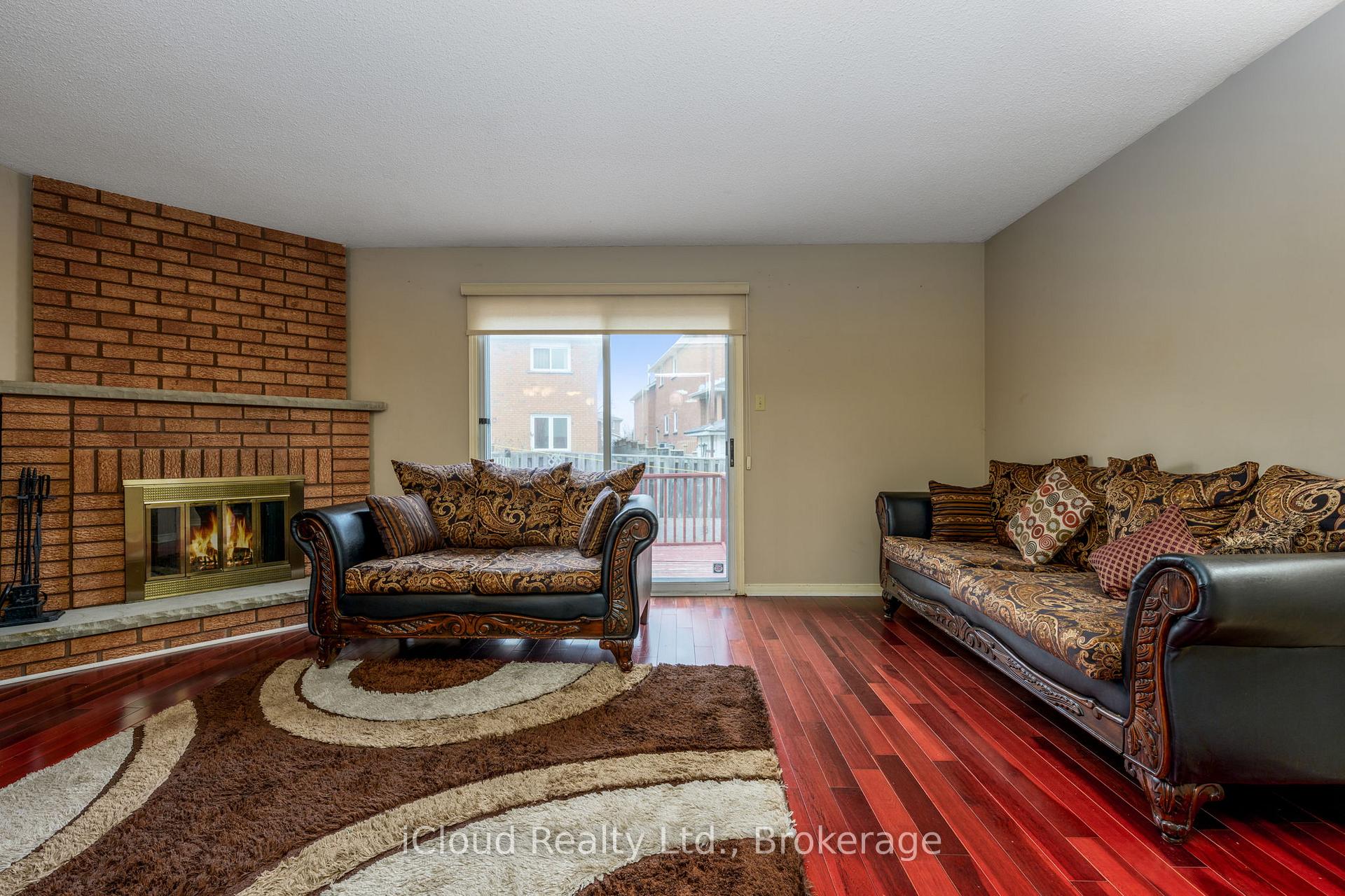 Photo 12 of 66 Dutch Crescent, Brampton, Fletcher's Creek South — HOMEH