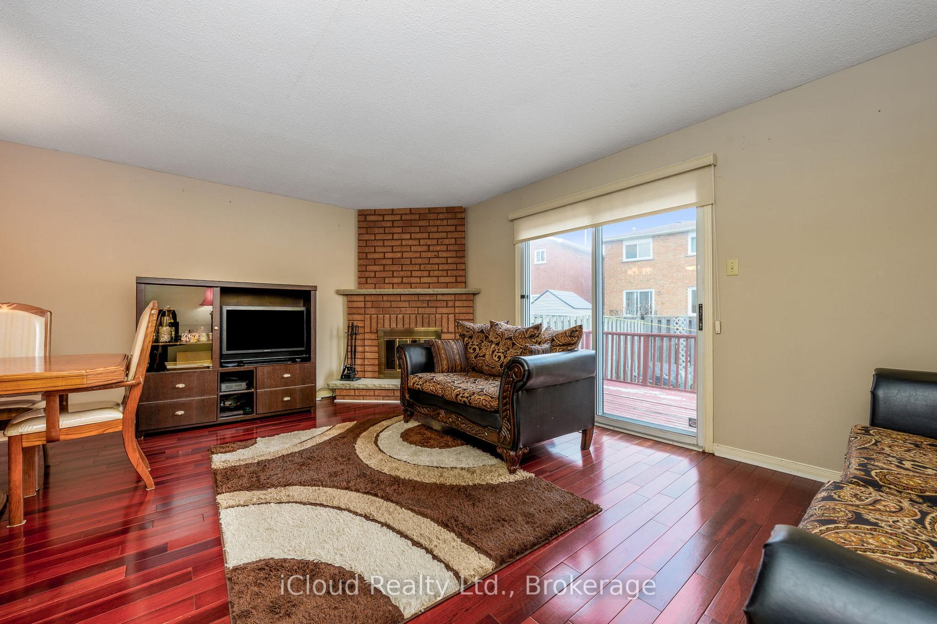 Photo 24 of 66 Dutch Crescent, Brampton, Fletcher's Creek South — HOMEH