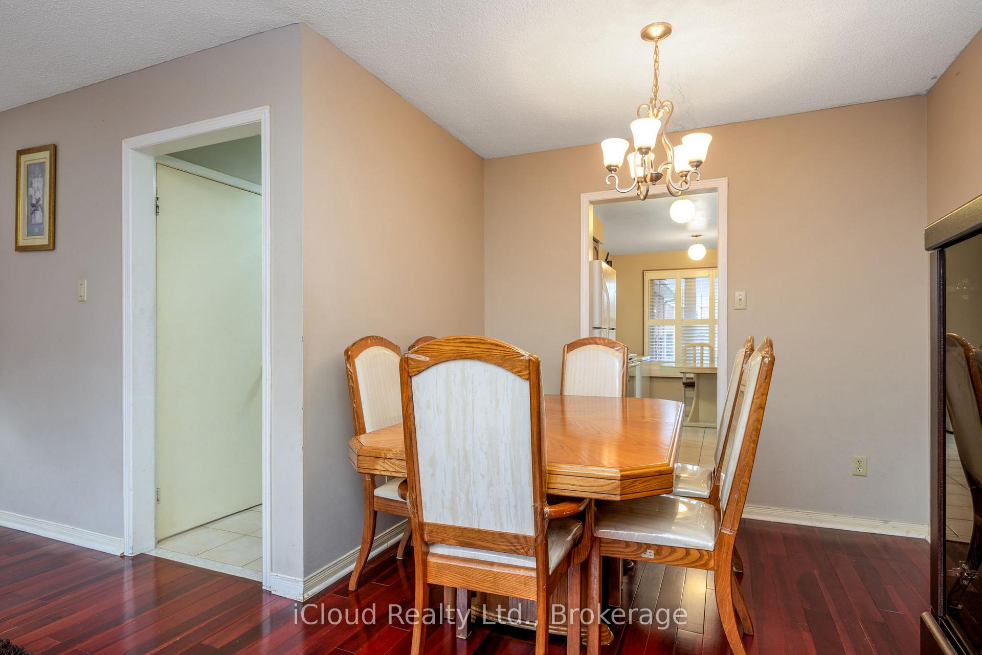 Photo 15 of 66 Dutch Crescent, Brampton, Fletcher's Creek South — HOMEH
