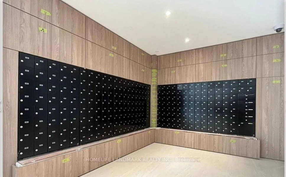 Photo 5 of Unit 902, 8 Beverley Glen Boulevard, Vaughan, Beverley Glen — HOMEH