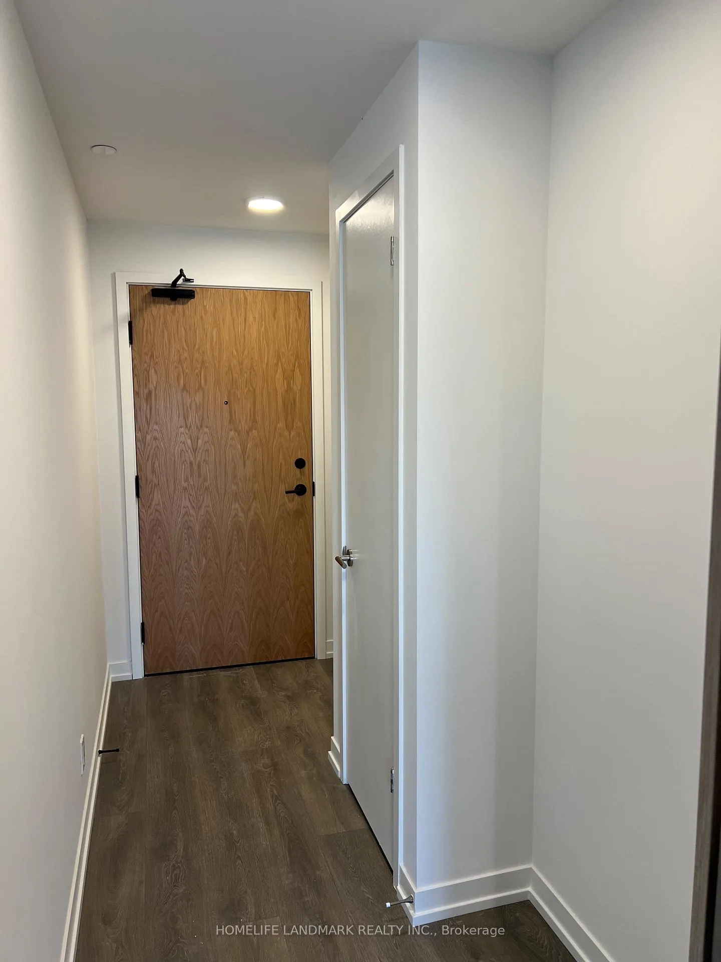 Photo 6 of Unit 902, 8 Beverley Glen Boulevard, Vaughan, Beverley Glen — HOMEH