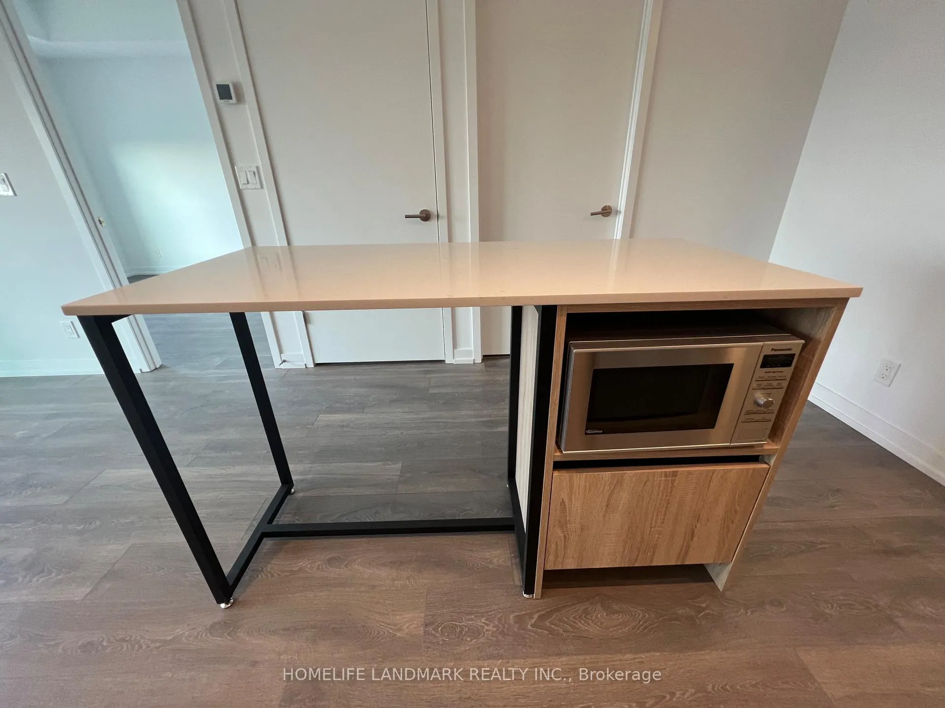 Photo 8 of Unit 902, 8 Beverley Glen Boulevard, Vaughan, Beverley Glen — HOMEH