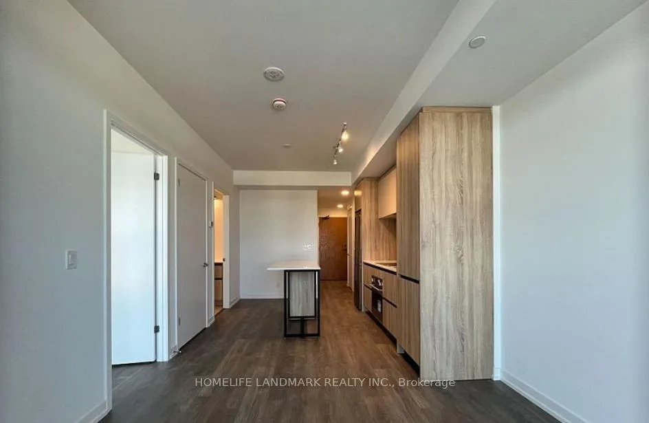 Photo 11 of Unit 902, 8 Beverley Glen Boulevard, Vaughan, Beverley Glen — HOMEH