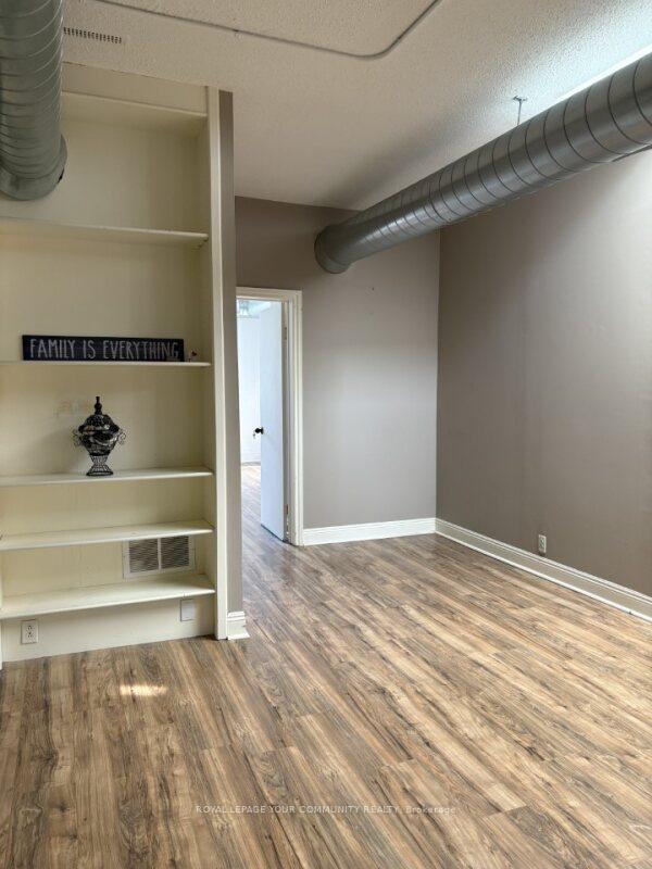 Photo 8 of Unit A, 15231 Yonge Street, Aurora, Aurora Village — HOMEH