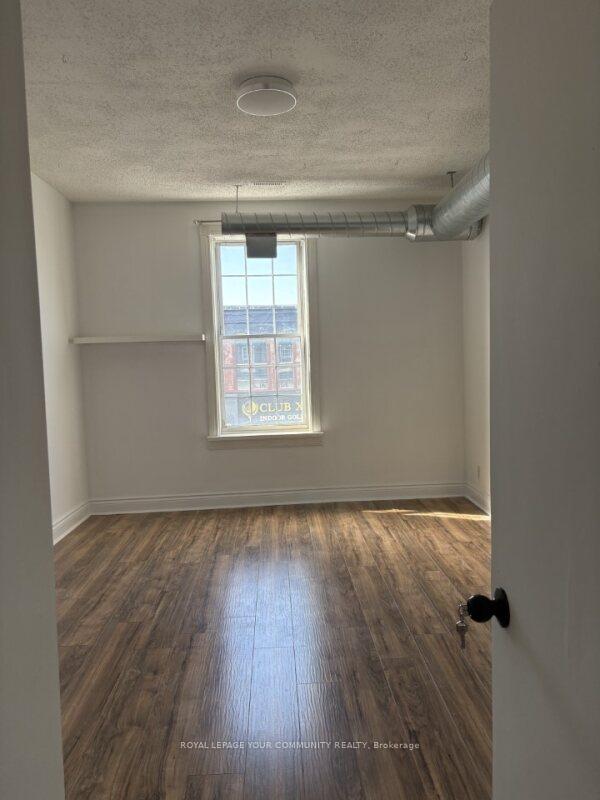 Photo 9 of Unit A, 15231 Yonge Street, Aurora, Aurora Village — HOMEH