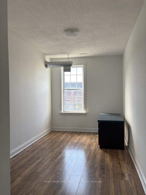 Photo 10 of Unit A, 15231 Yonge Street, Aurora, Aurora Village — HOMEH