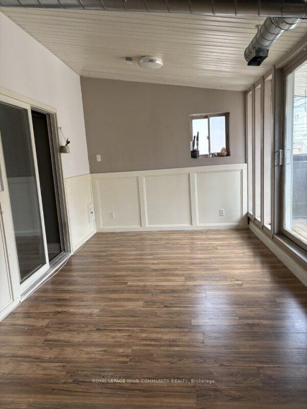 Photo 15 of Unit A, 15231 Yonge Street, Aurora, Aurora Village — HOMEH