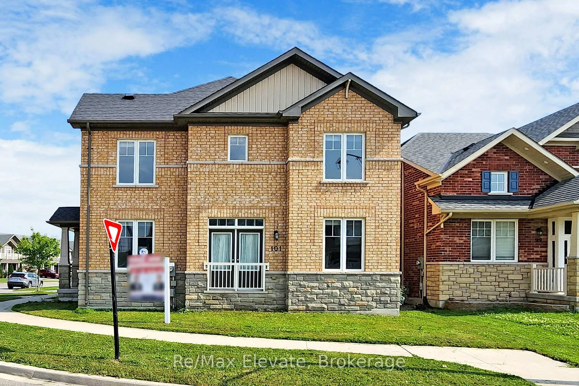 Photo 3 of 101 Great Gabe Gate, Oshawa, Windfields — HOMEH