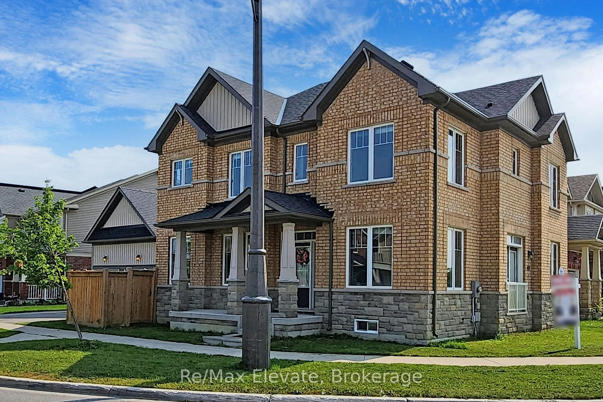 Photo 4 of 101 Great Gabe Gate, Oshawa, Windfields — HOMEH