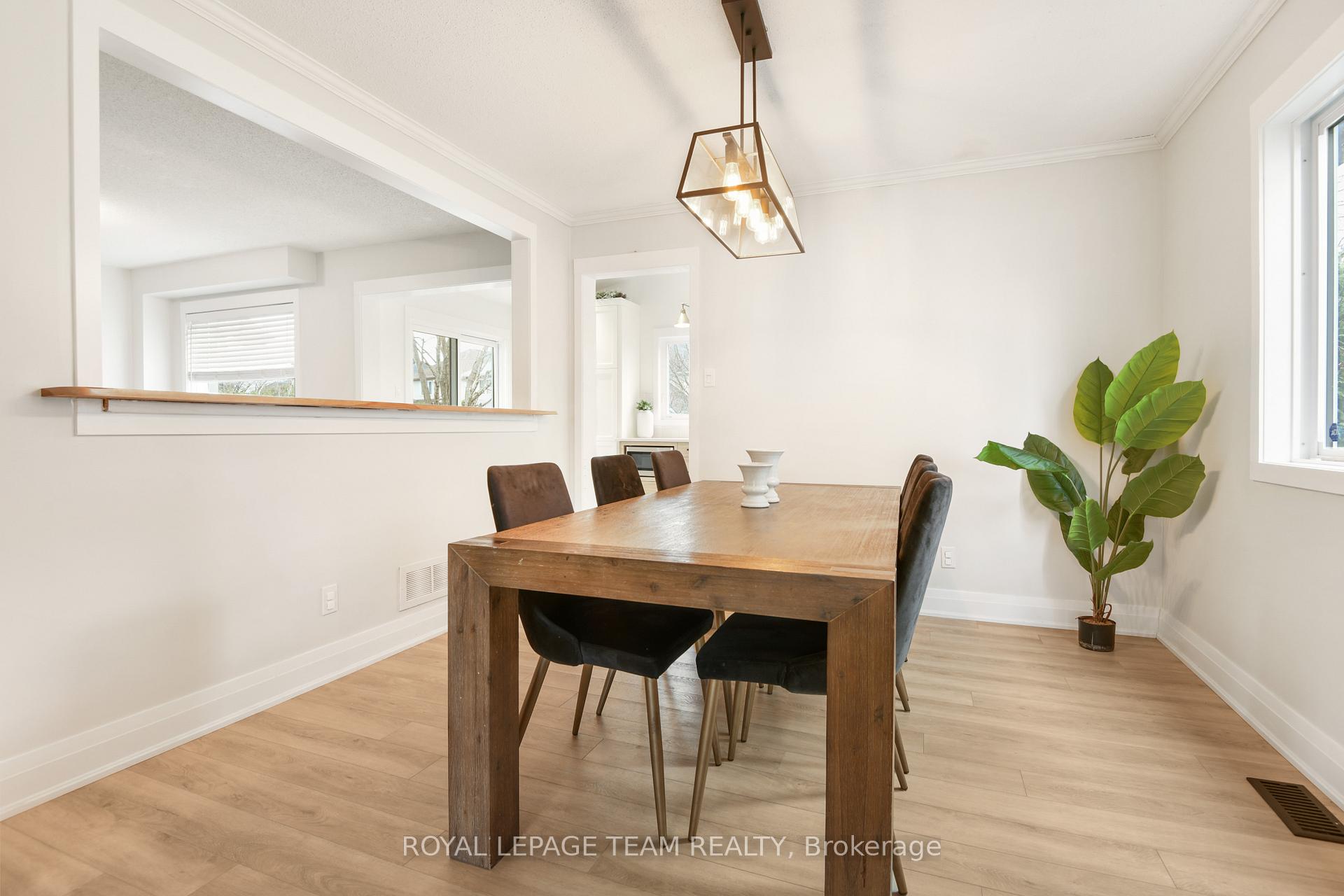 Photo 8 of 34 Bridle Park Drive, Ottawa, Kanata - Bridlewood — HOMEH