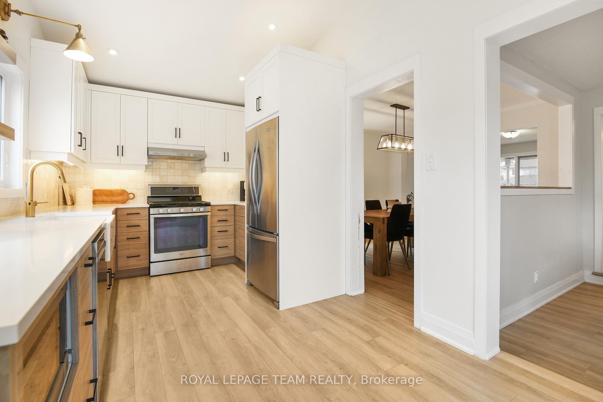 Photo 12 of 34 Bridle Park Drive, Ottawa, Kanata - Bridlewood — HOMEH