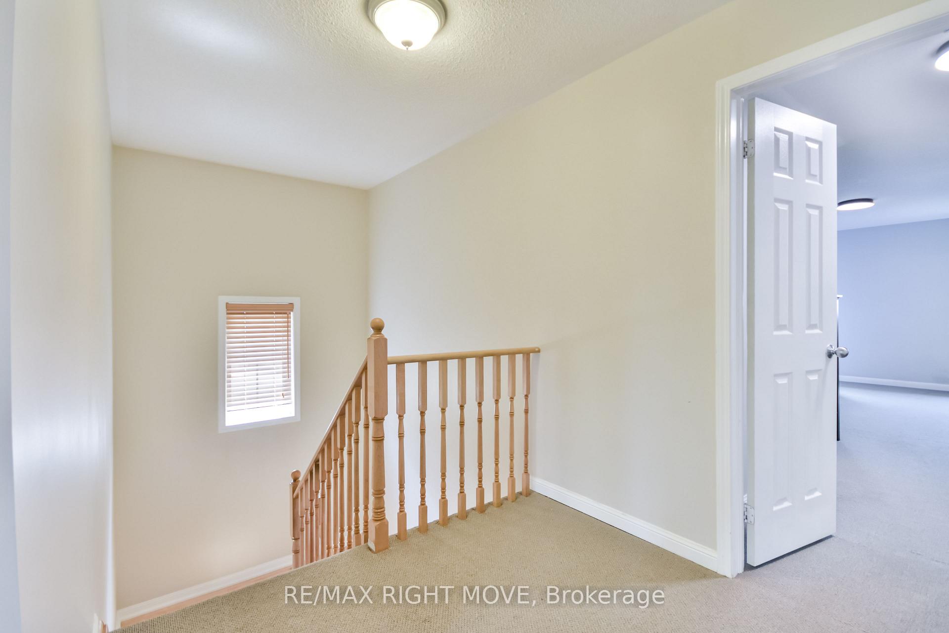 Photo 30 of 132 The Queensway, Barrie, Innis-Shore — HOMEH