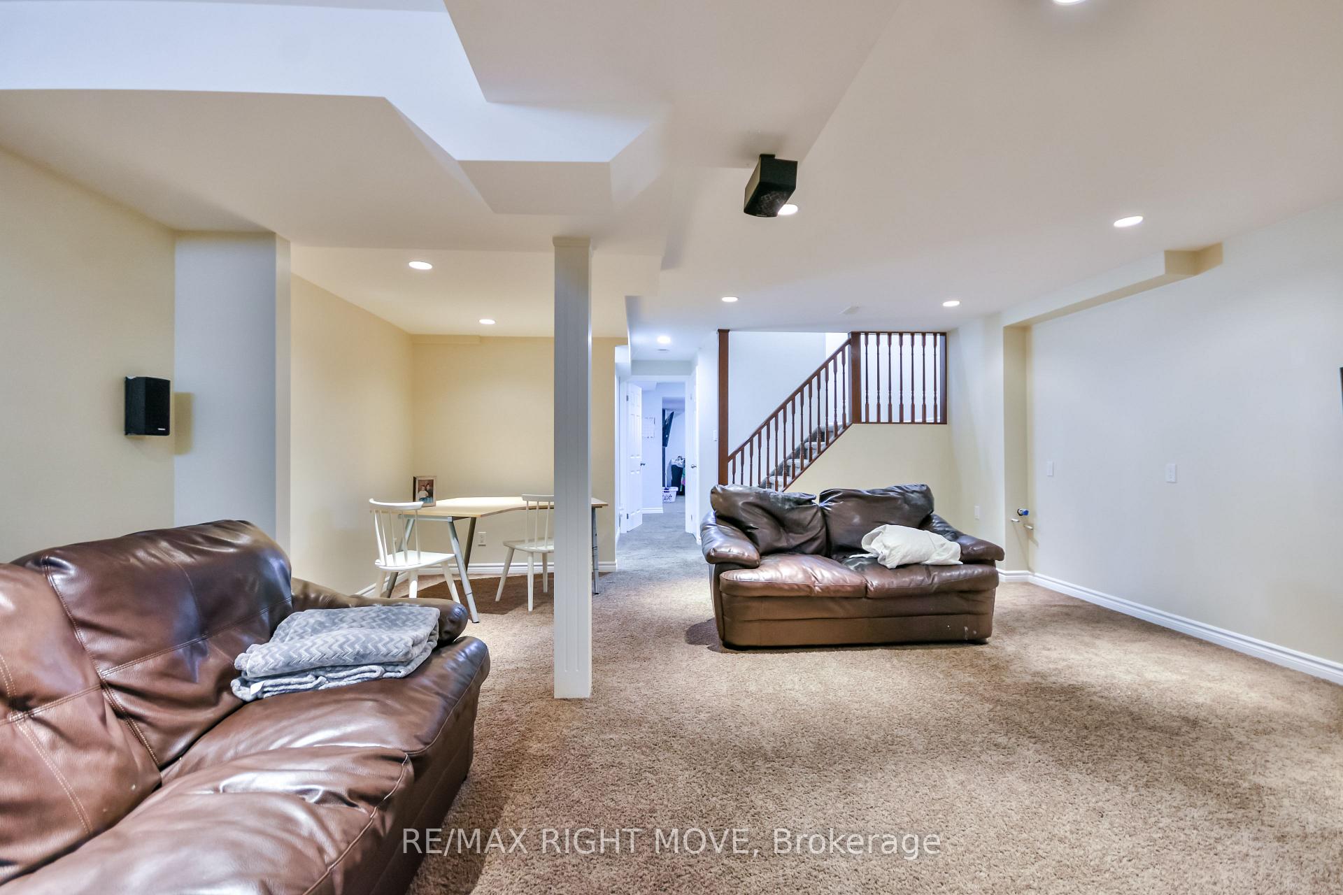 Photo 37 of 132 The Queensway, Barrie, Innis-Shore — HOMEH