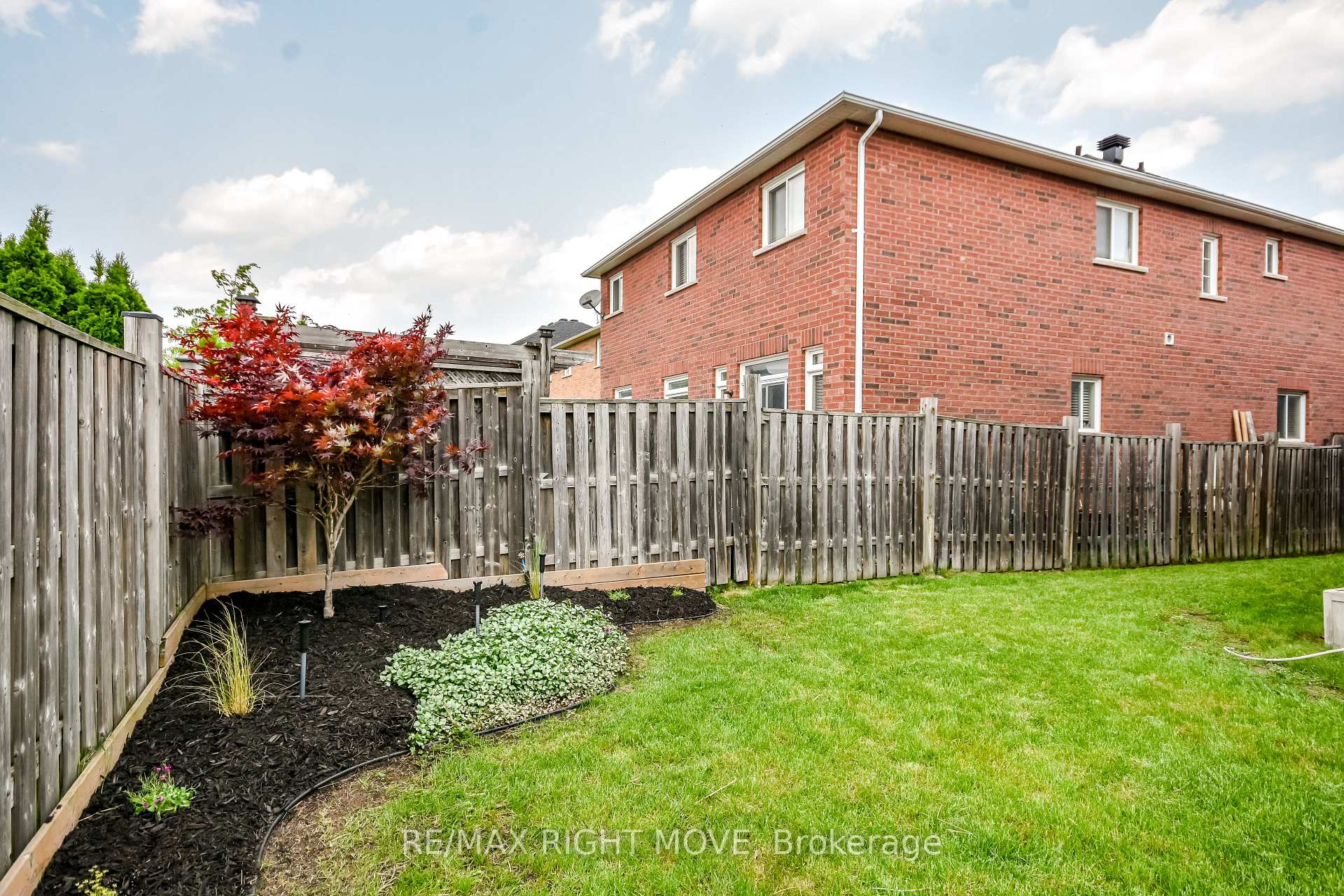 Photo 42 of 132 The Queensway, Barrie, Innis-Shore — HOMEH