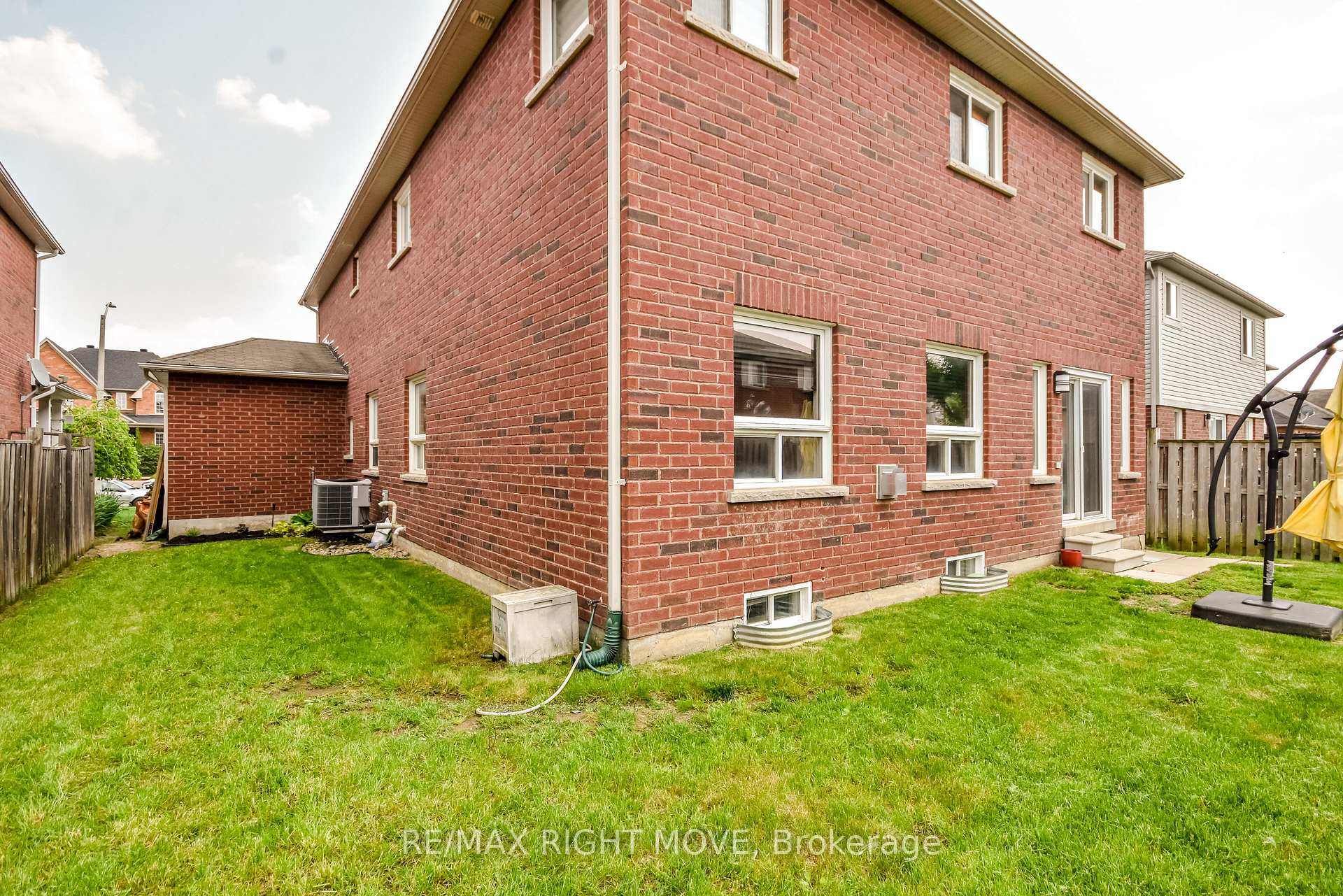 Photo 43 of 132 The Queensway, Barrie, Innis-Shore — HOMEH