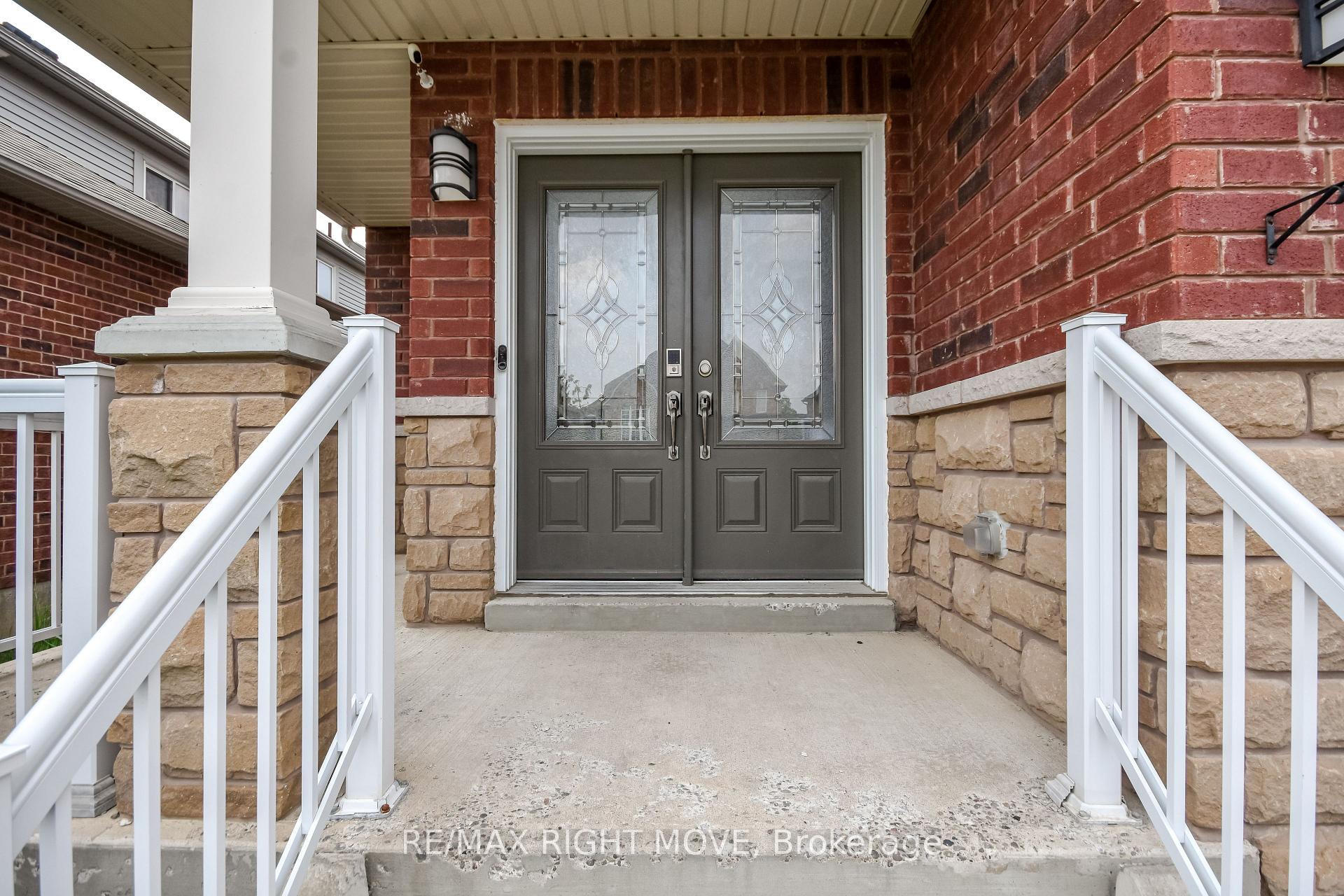 Photo 38 of 132 The Queensway, Barrie, Innis-Shore — HOMEH