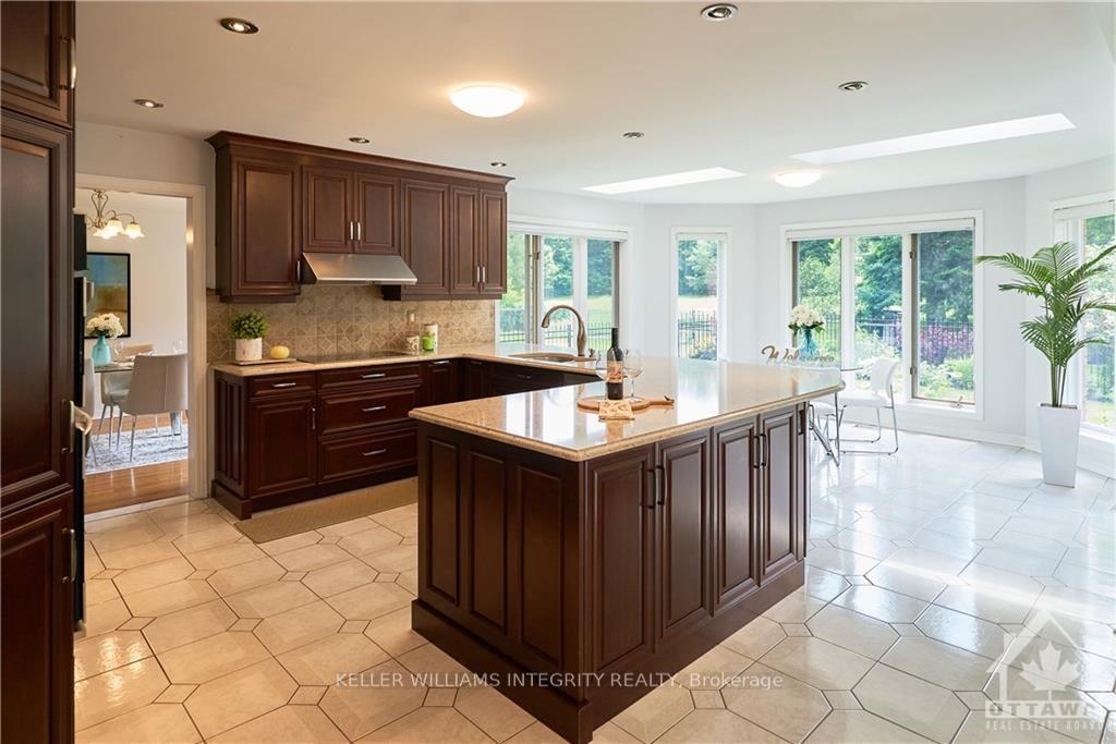 Photo 8 of 42 Marchbrook Circle, Ottawa, Kanata - Rural Kanata (Central) — HOMEH
