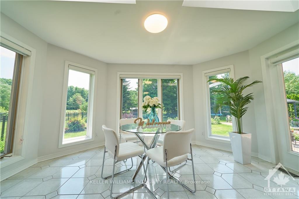 Photo 10 of 42 Marchbrook Circle, Ottawa, Kanata - Rural Kanata (Central) — HOMEH