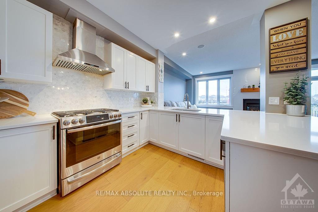 Photo 5 of 1120 Northgraves Crescent, Ottawa, Kanata - Emerald Meadows/Trailwest — HOMEH