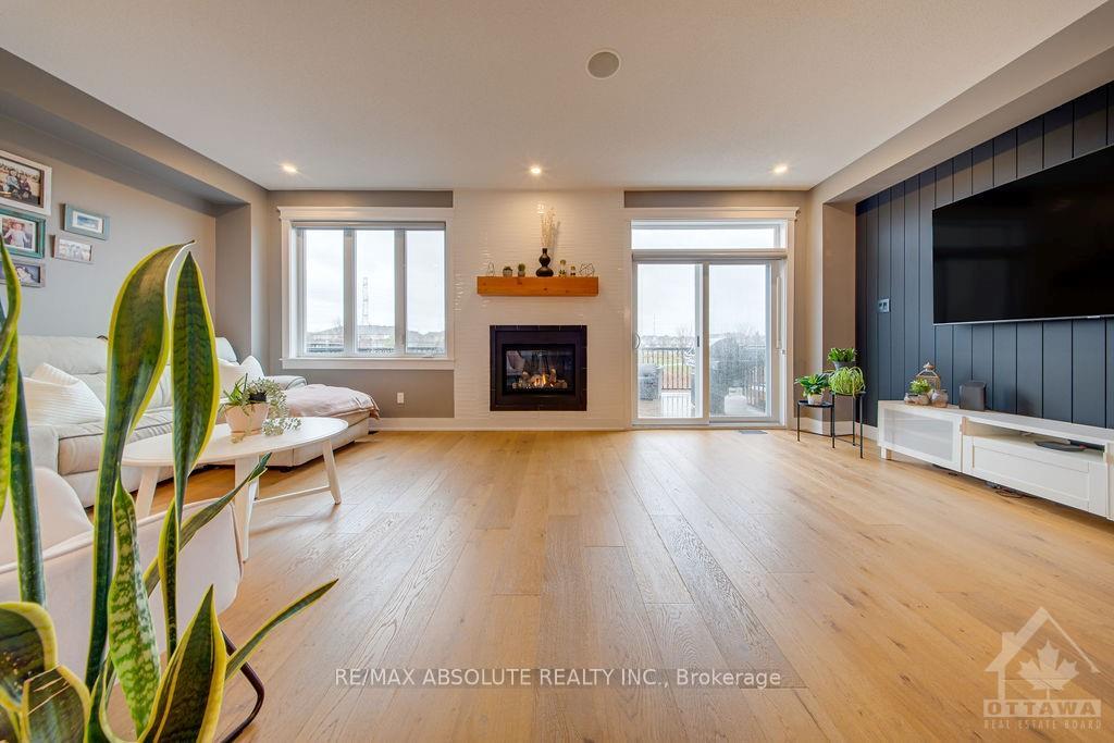 Photo 8 of 1120 Northgraves Crescent, Ottawa, Kanata - Emerald Meadows/Trailwest — HOMEH
