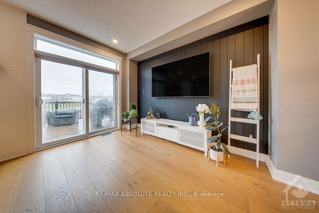 Photo 9 of 1120 Northgraves Crescent, Ottawa, Kanata - Emerald Meadows/Trailwest — HOMEH
