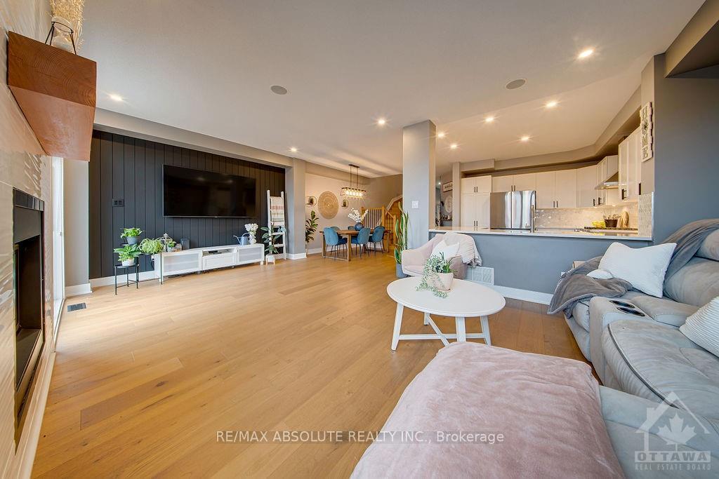 Photo 12 of 1120 Northgraves Crescent, Ottawa, Kanata - Emerald Meadows/Trailwest — HOMEH