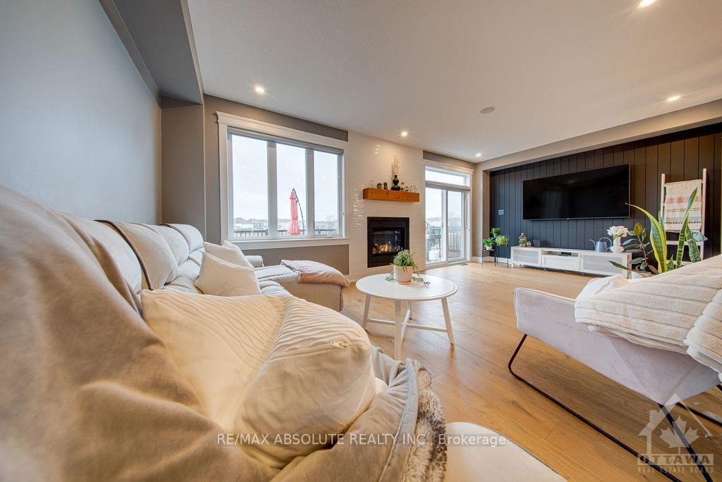 Photo 13 of 1120 Northgraves Crescent, Ottawa, Kanata - Emerald Meadows/Trailwest — HOMEH