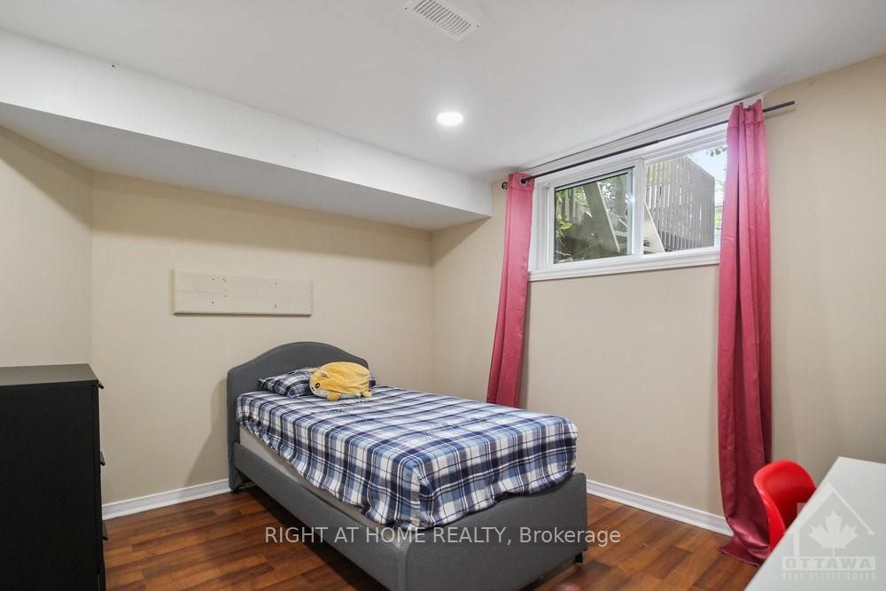 Photo 22 of 20 Bridgestone Drive, Ottawa, Kanata - Emerald Meadows/Trailwest — HOMEH