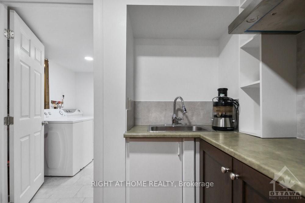 Photo 24 of 20 Bridgestone Drive, Ottawa, Kanata - Emerald Meadows/Trailwest — HOMEH