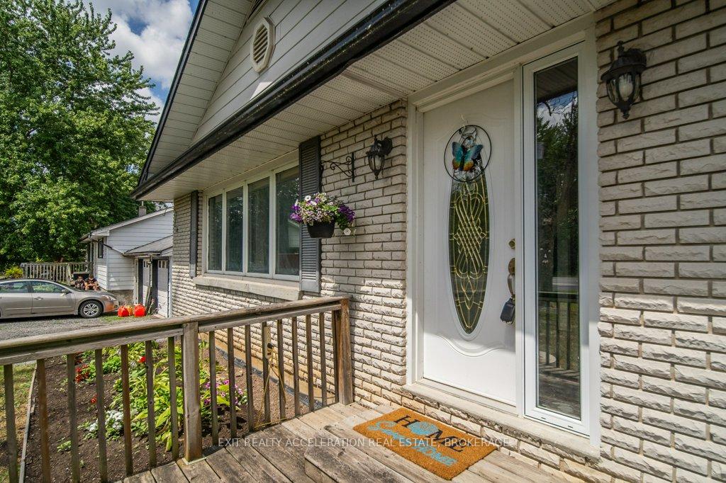 Photo 4 of 4505 Old Highway 2, Belleville, Belleville Ward — HOMEH
