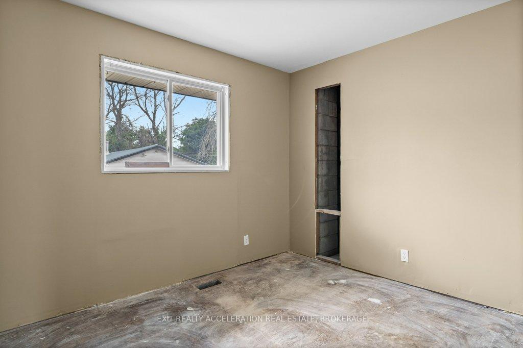 Photo 15 of 4505 Old Highway 2, Belleville, Belleville Ward — HOMEH