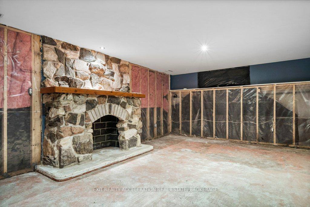Photo 18 of 4505 Old Highway 2, Belleville, Belleville Ward — HOMEH