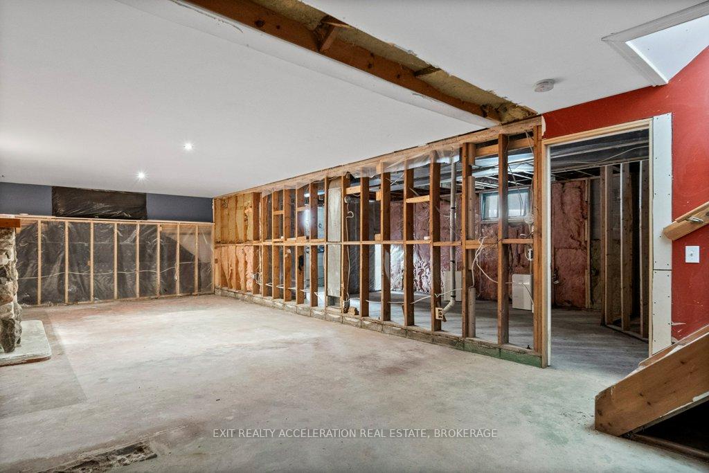 Photo 23 of 4505 Old Highway 2, Belleville, Belleville Ward — HOMEH