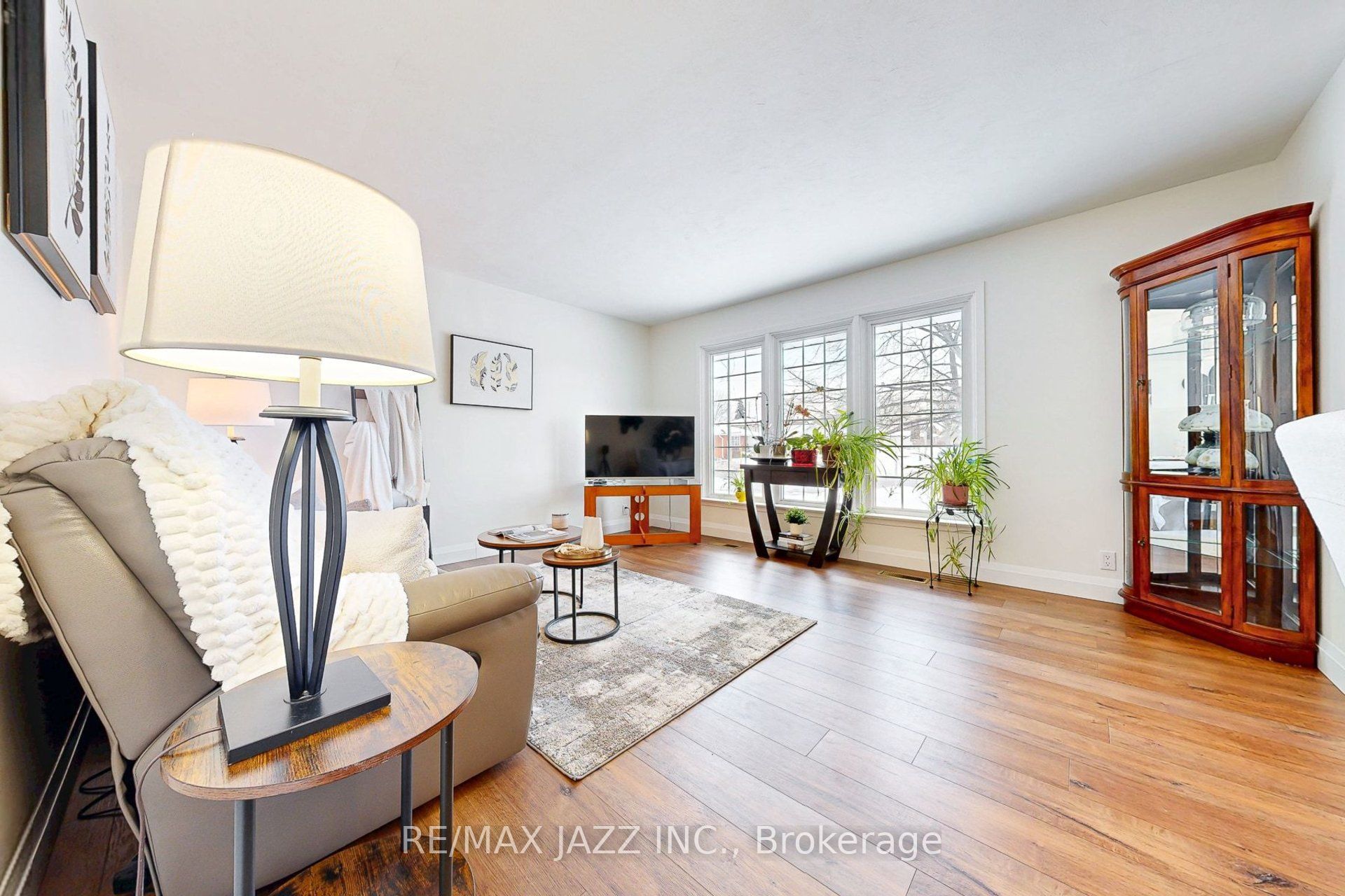 Photo 55 of 579 Bond Street E, Oshawa, Eastdale — HOMEH
