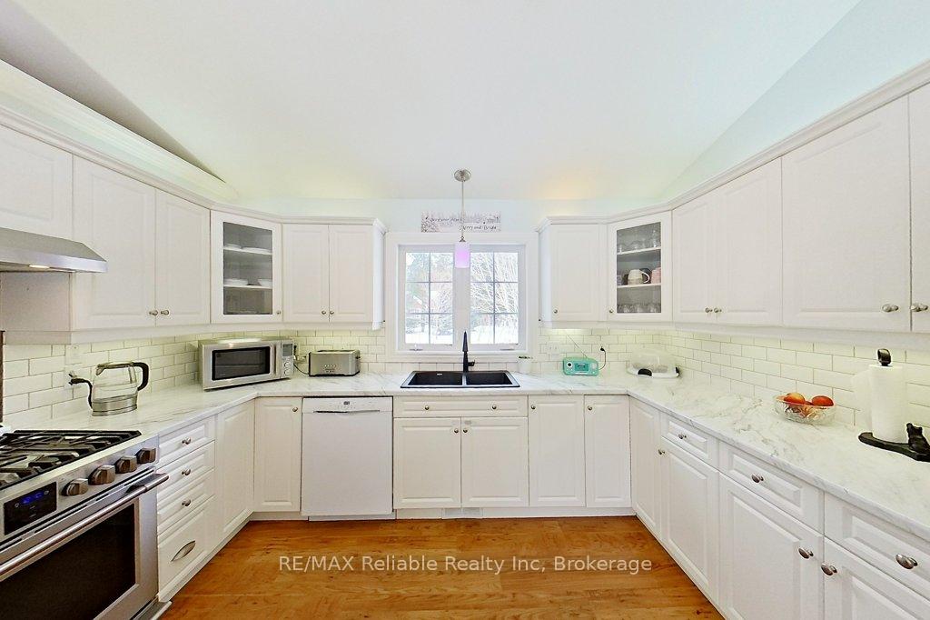 Photo 11 of 22 Eugene Street, Bluewater, Bayfield — HOMEH