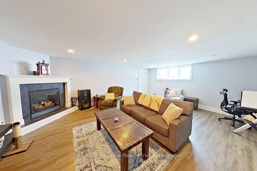 Photo 33 of 22 Eugene Street, Bluewater, Bayfield — HOMEH