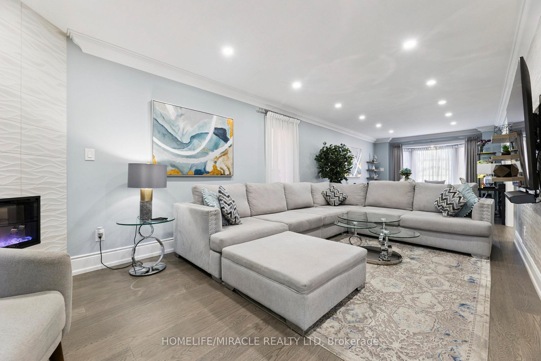 Photo 8 of 33 Ritchie Avenue, Ajax, Central — HOMEH