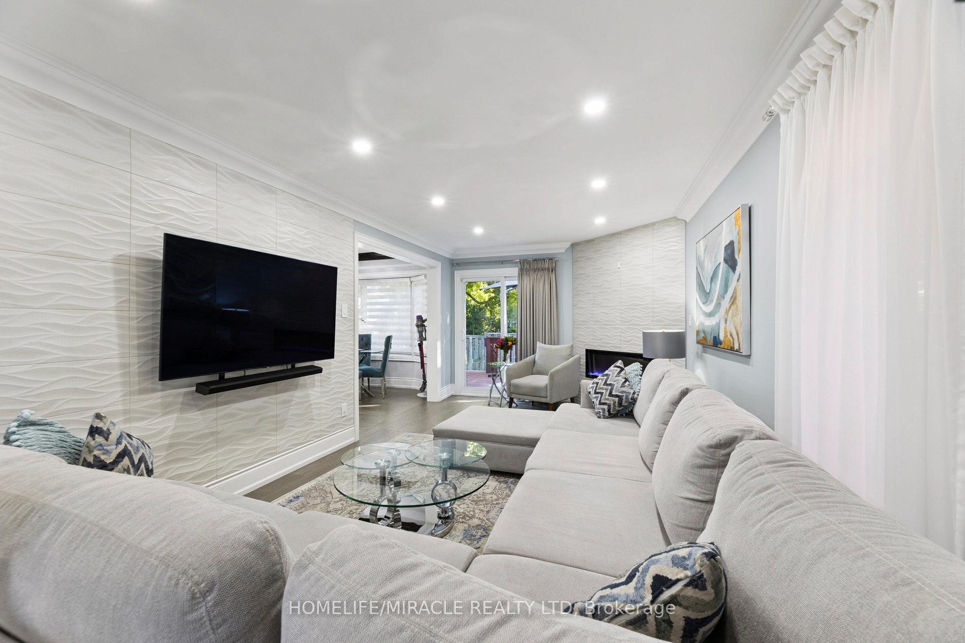 Photo 11 of 33 Ritchie Avenue, Ajax, Central — HOMEH