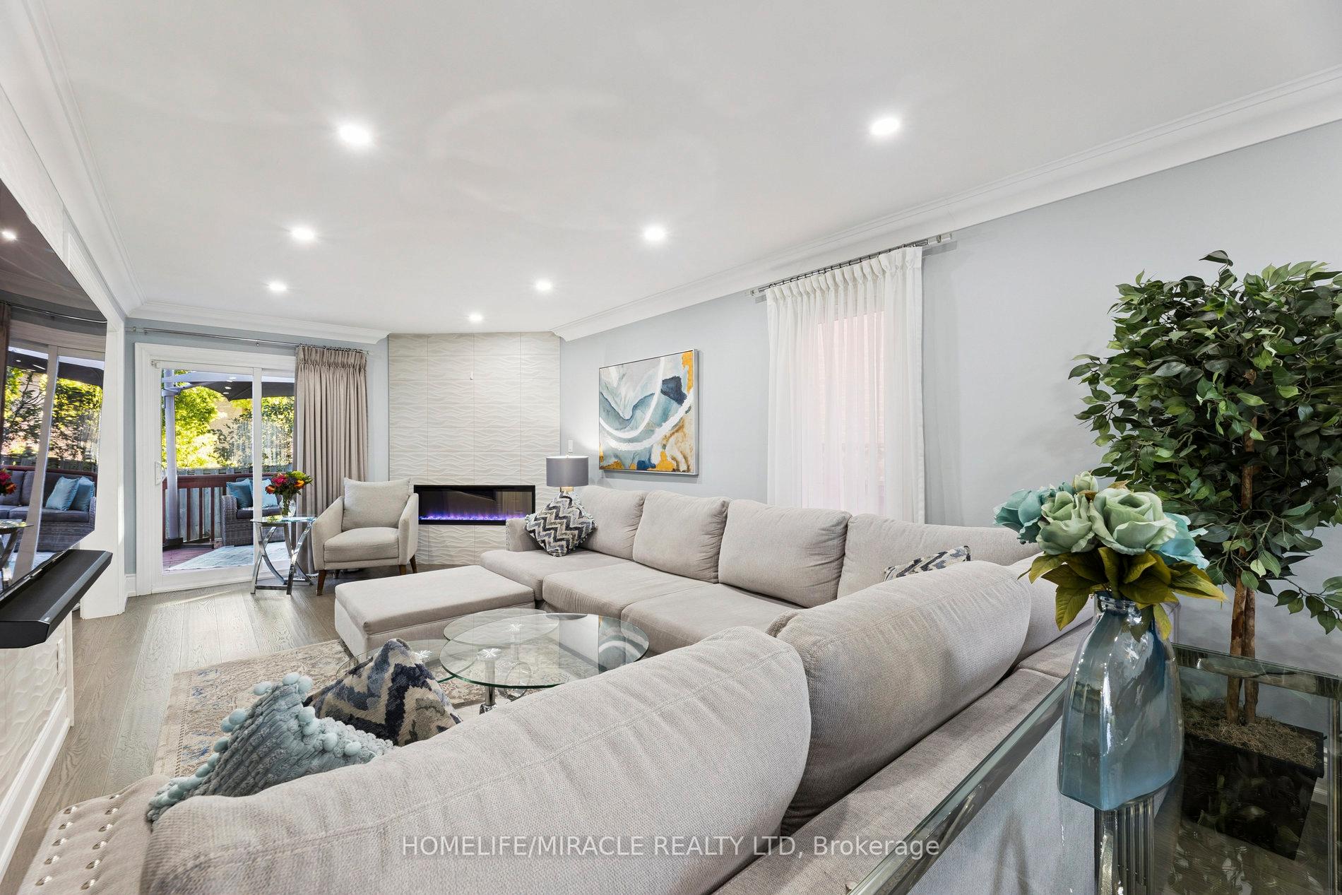 Photo 13 of 33 Ritchie Avenue, Ajax, Central — HOMEH