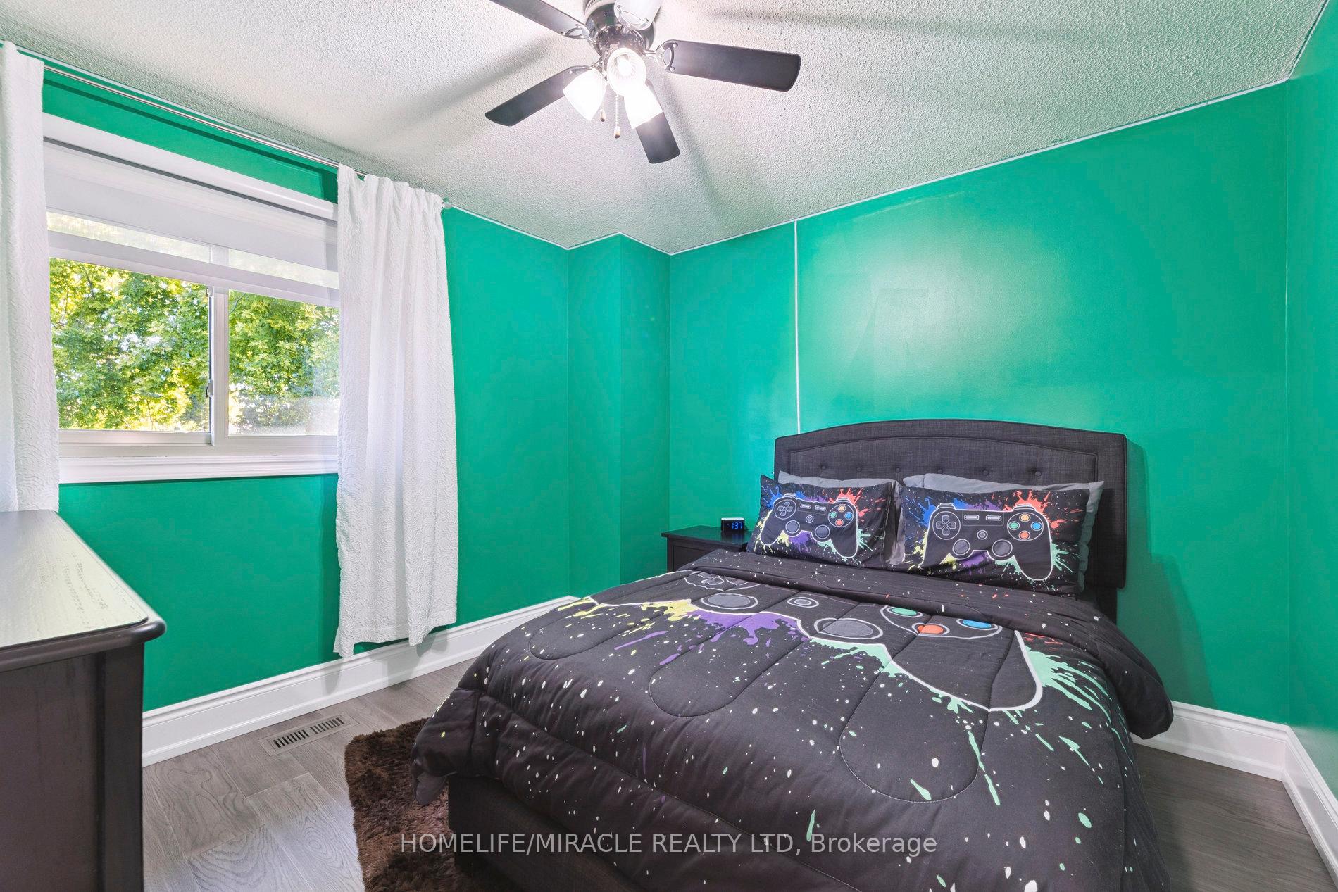 Photo 29 of 33 Ritchie Avenue, Ajax, Central — HOMEH