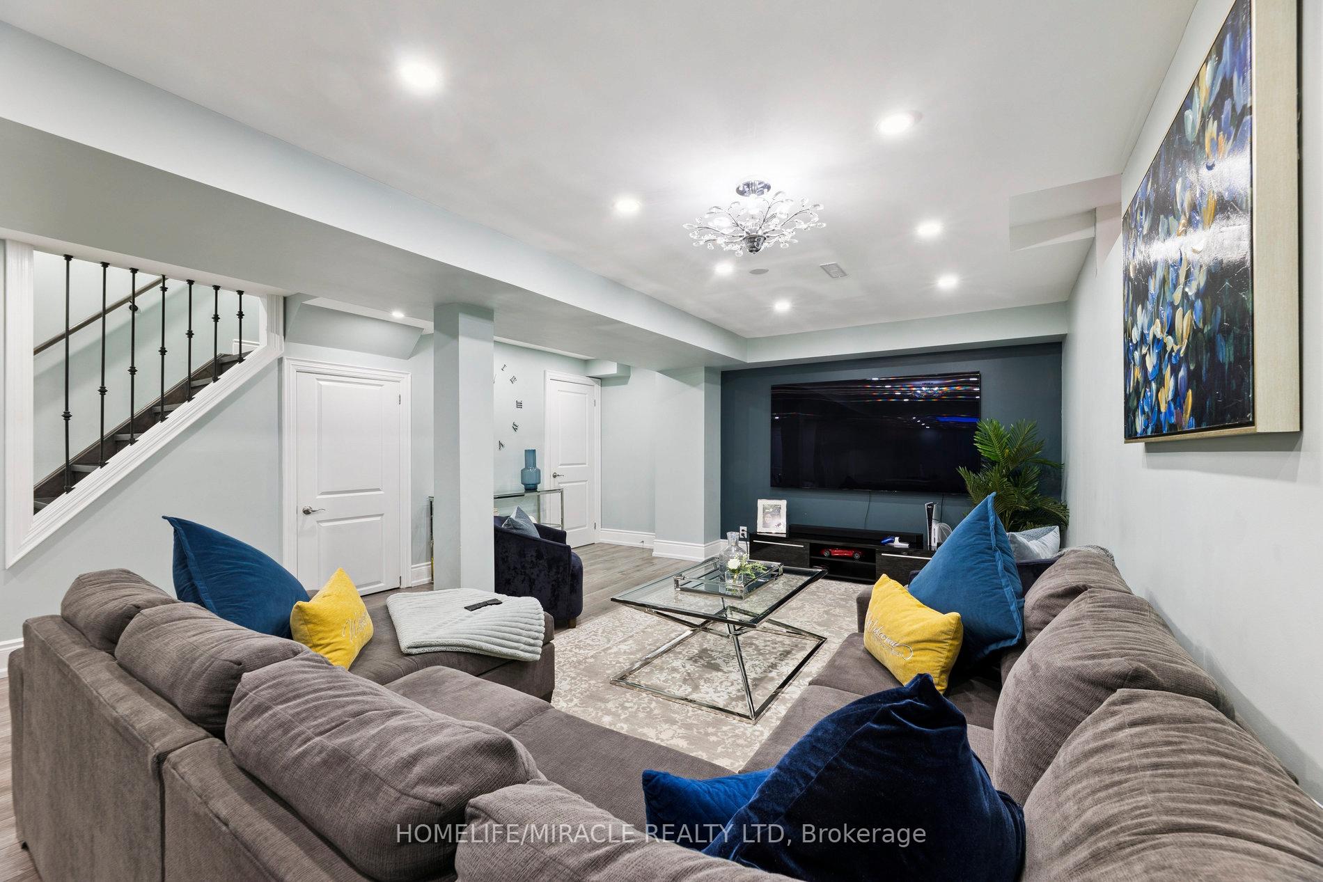 Photo 34 of 33 Ritchie Avenue, Ajax, Central — HOMEH