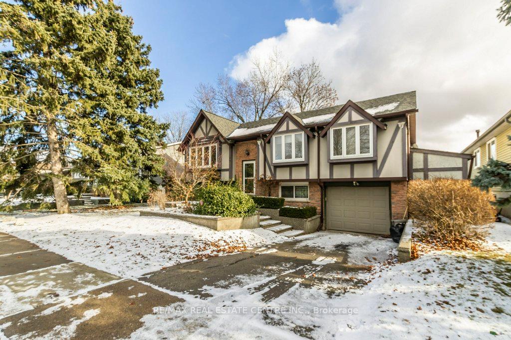 Photo 2 of 845 Willow Avenue, Milton, Dorset Park — HOMEH