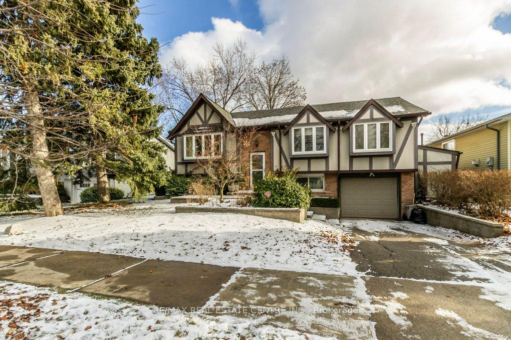 Photo 3 of 845 Willow Avenue, Milton, Dorset Park — HOMEH