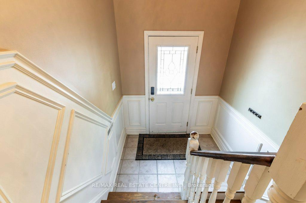 Photo 5 of 845 Willow Avenue, Milton, Dorset Park — HOMEH