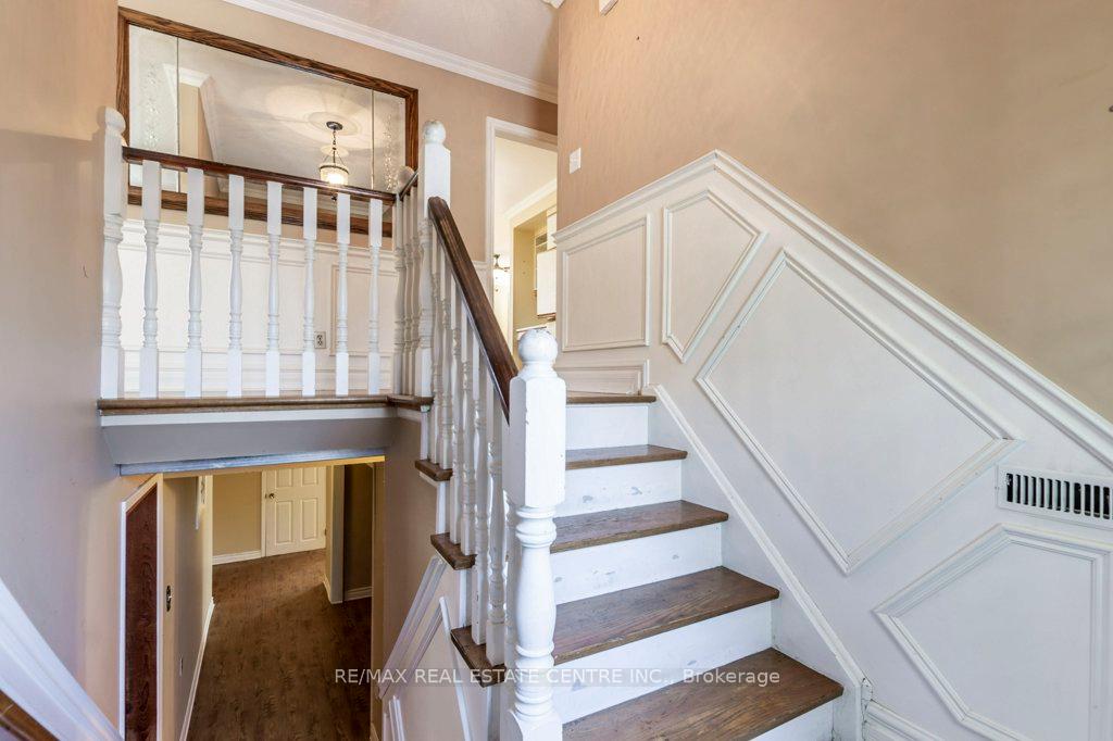 Photo 6 of 845 Willow Avenue, Milton, Dorset Park — HOMEH