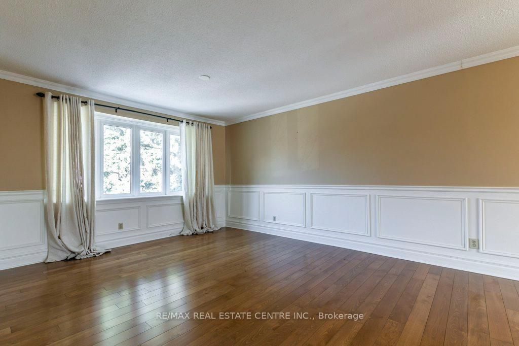 Photo 7 of 845 Willow Avenue, Milton, Dorset Park — HOMEH